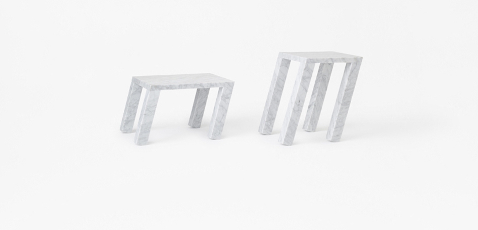 Tables en marbre Sway design Nendo pour Marsotto édition, photo Akihiro Yoshida 